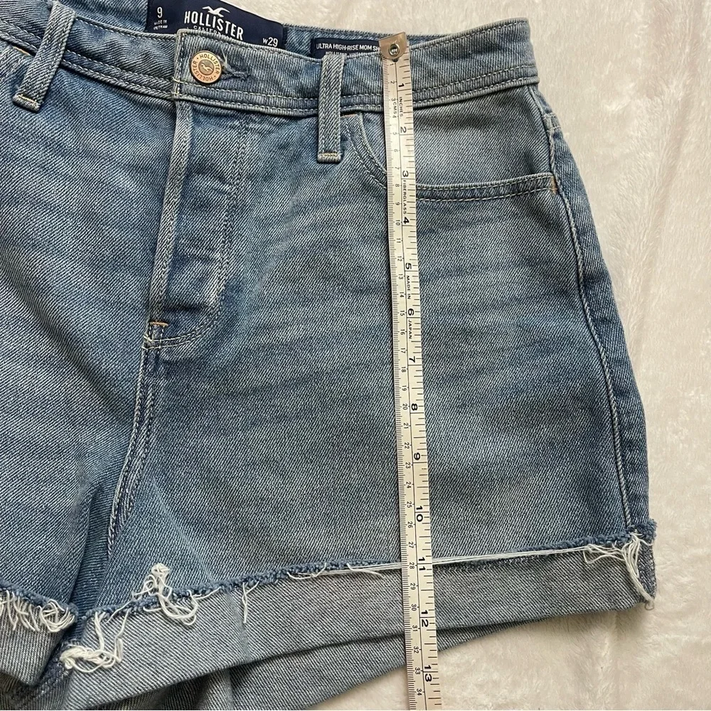 Hollister Vintage Stretch Ultra High Rise Mom Shorts Button Fly Light Wash W29